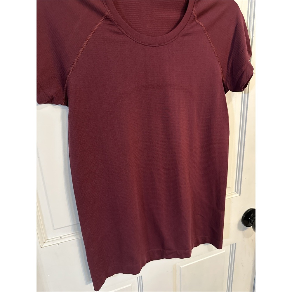 Lululemon Swiftly Tech Short-Sleeve Shirt 2.0 Hip Length Size 8 Burgundy Bay - Picture 3 of 10